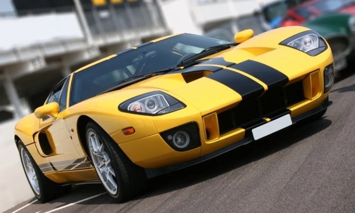 The Difference Between Supercars, Hypercars, and Sports Cars