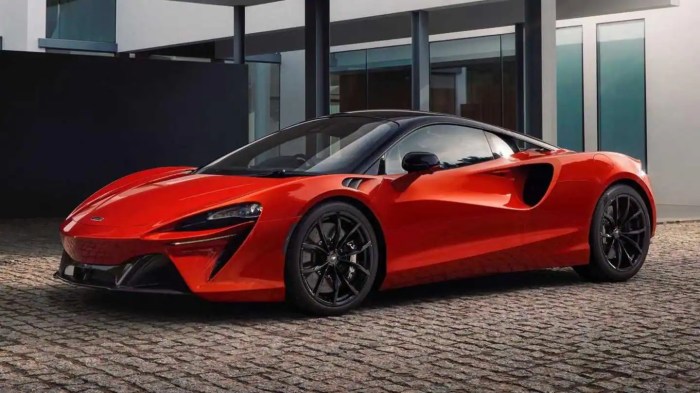 Test drive: McLaren Artura, the high-performance hybrid supercar minus ... McLaren Artura: Hybrid Technology Meets Supercar Power